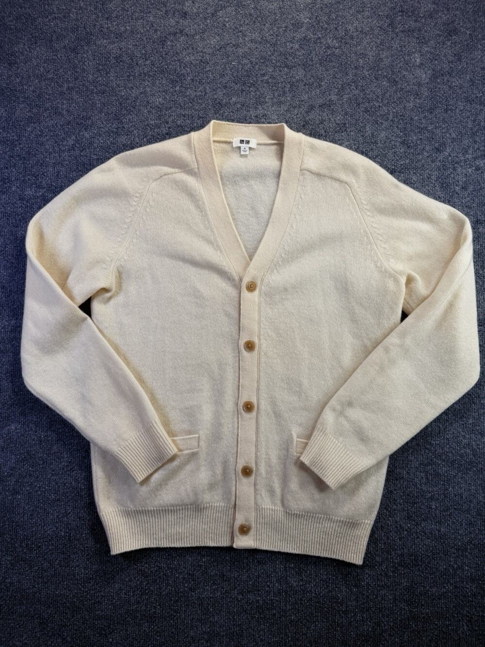 Uniqlo 100% Pure Wool Button Up Cardigan Women’s Sz M Pockets Minimalist Preppy